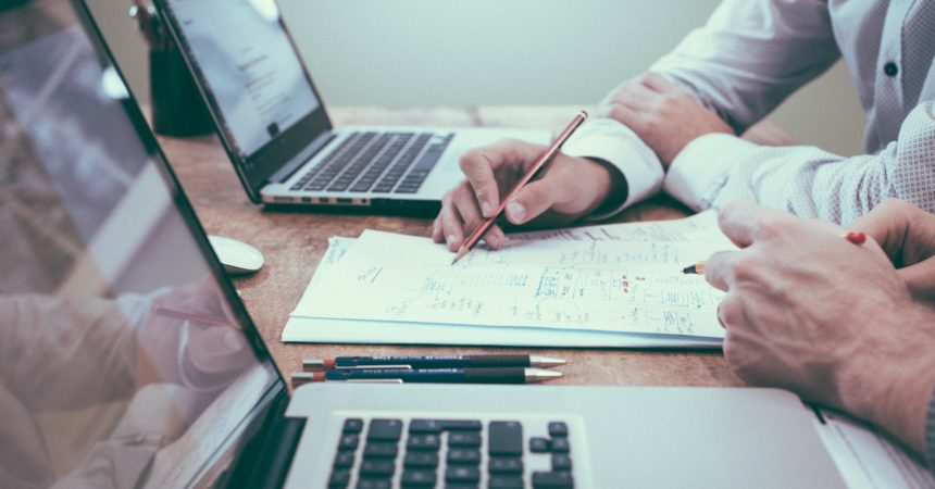 Il Social Media Manager fa cose Il Social Media Manager fa cose